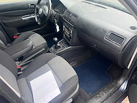 Volkswagen bora 1.6-16v turijn, 17-rl-zh - afbeelding 10 van  18