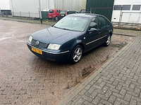 Volkswagen bora 1.6-16v turijn, 17-rl-zh - afbeelding 1 van  13