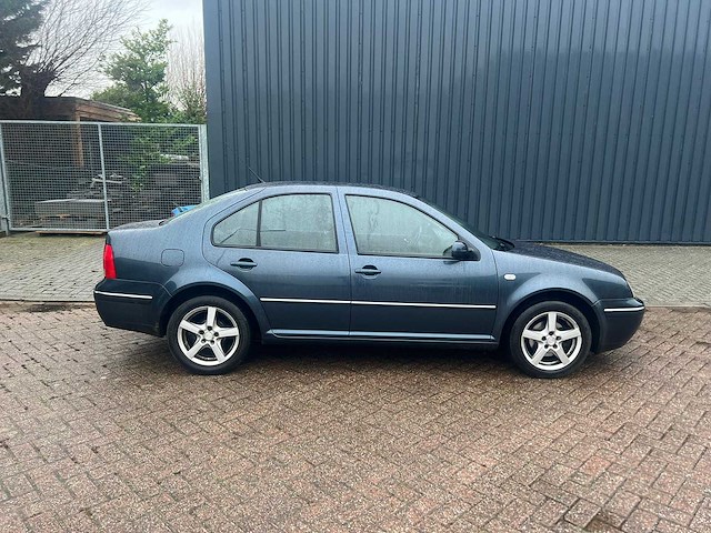 Volkswagen bora 1.6-16v turijn, 17-rl-zh - afbeelding 7 van  13
