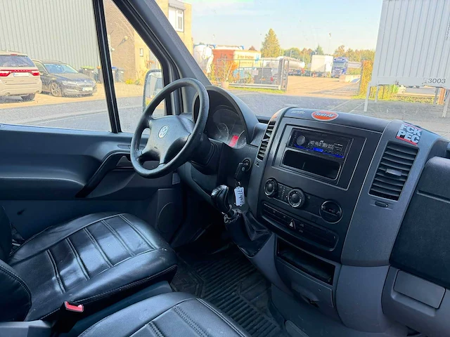 Volkswagen crafter 28 2.5 tdi l1h1 | 77-vpv-5 i - afbeelding 12 van  24
