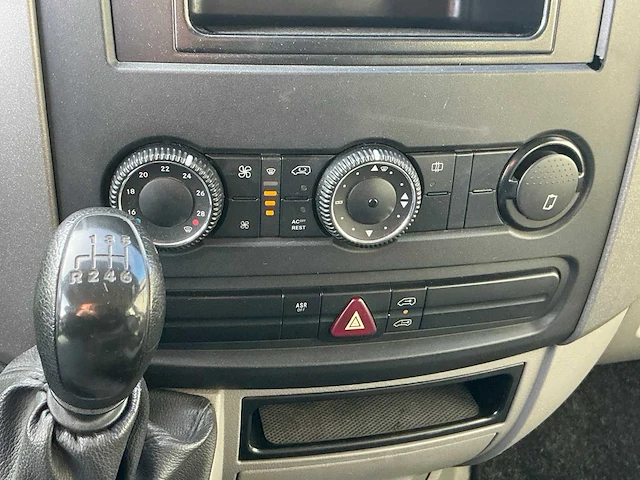 Volkswagen crafter 35 2.5 tdi l2h1 dc - van - afbeelding 4 van  22