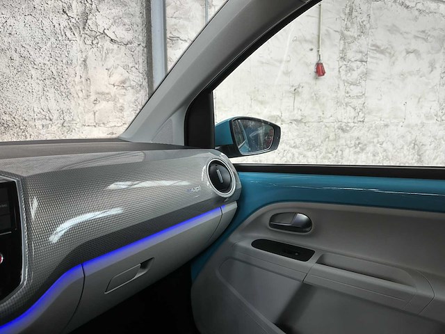 Volkswagen e-up! 60kw 82pk 2018, k-672-pk - afbeelding 24 van  43