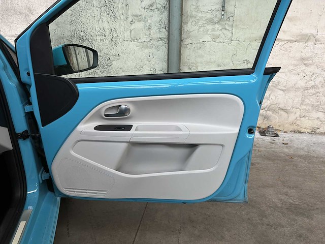 Volkswagen e-up! 60kw 82pk 2018, k-672-pk - afbeelding 33 van  43