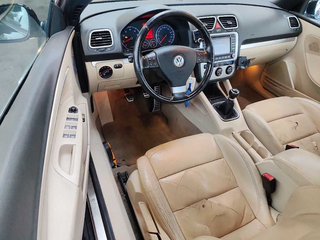 Volkswagen eos 2.0-16v fsi; 08-jgh-7 - afbeelding 13 van  15