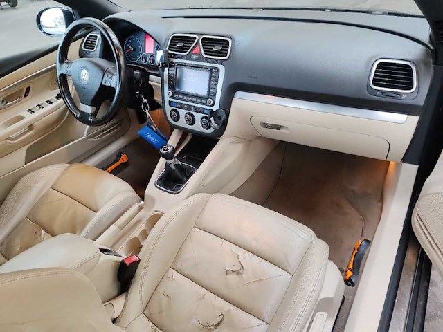 Volkswagen eos 2.0-16v fsi; 08-jgh-7 - afbeelding 15 van  15