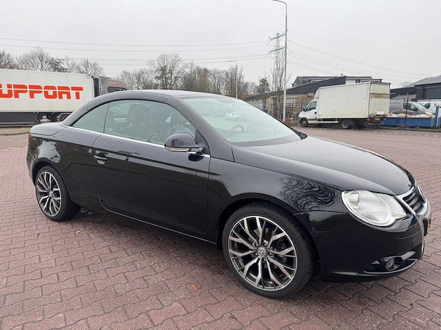 Volkswagen eos 2.0-16v fsi pano s edition 56-tp-sb - afbeelding 35 van  37