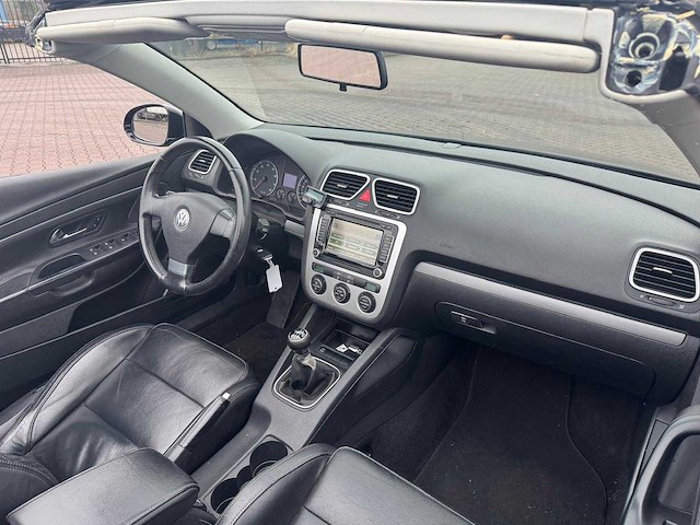 Volkswagen eos 2.0-16v fsi pano s edition 56-tp-sb - afbeelding 18 van  32