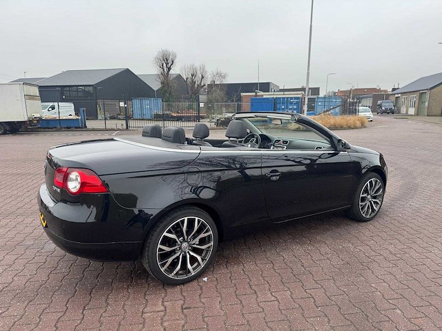 Volkswagen eos 2.0-16v fsi pano s edition 56-tp-sb - afbeelding 28 van  32