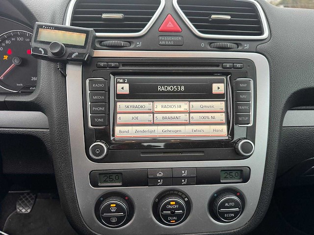 Volkswagen eos 2.0-16v fsi pano s edition 56-tp-sb - afbeelding 14 van  16