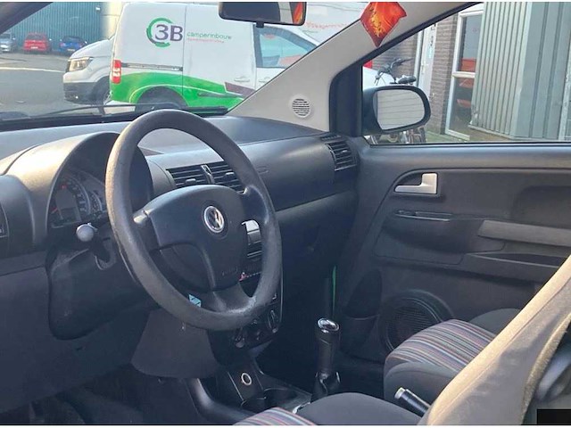 Volkswagen fox - 1.2 trendline, 24-xb-jd - afbeelding 6 van  8