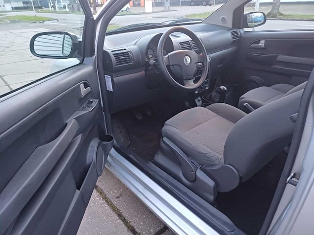Volkswagen fox 1.2 trendline, 69-gdj-4 - afbeelding 10 van  13