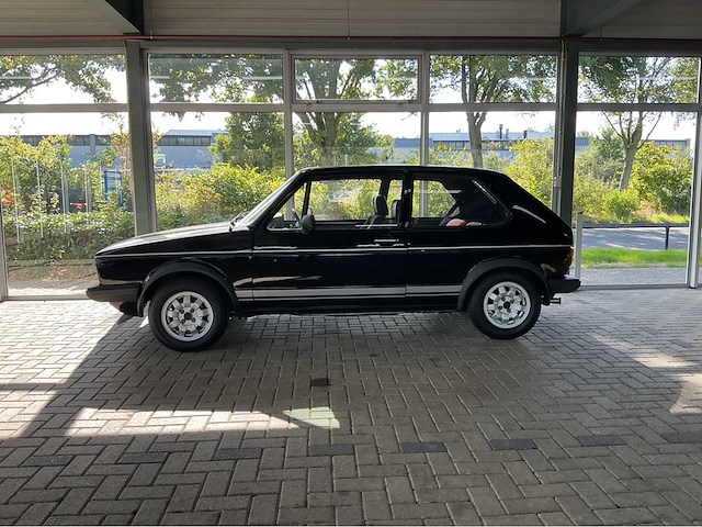 Volkswagen golf 1 gti 1.8 – iconische klassieker uit 1983 | 112 pk | 5-bak | een gti voor de liefhebber en verzamelaar - afbeelding 34 van  44