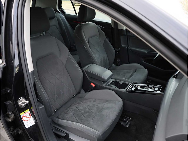 Volkswagen golf 1.4 ehybrid phev 204pk automaat 2023 - afbeelding 25 van  32