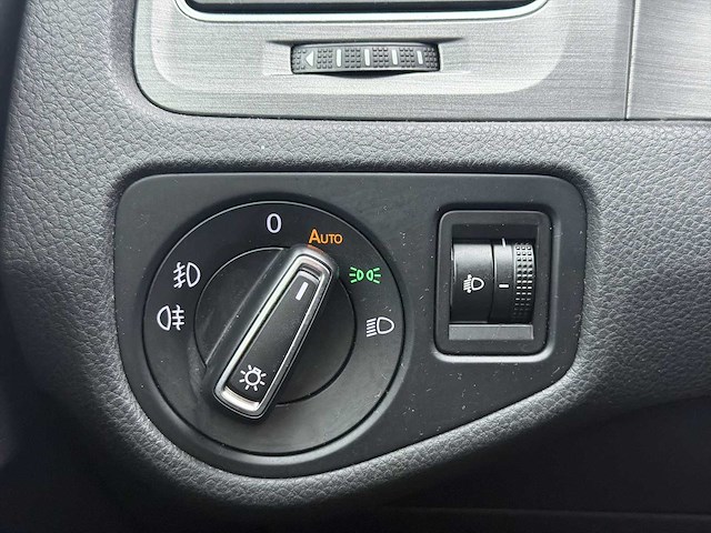 Volkswagen golf 1.4 tsi highline 2013 | g-092-jf i - afbeelding 2 van  28