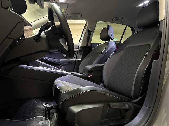 Volkswagen golf 1.5 etsi life edition 150pk 2025 (19.126 km), kpk-79-l - afbeelding 24 van  44