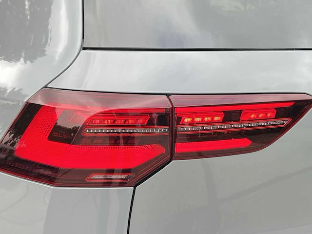 Volkswagen golf 1.5 etsi r-line | l-848-jb - afbeelding 19 van  46