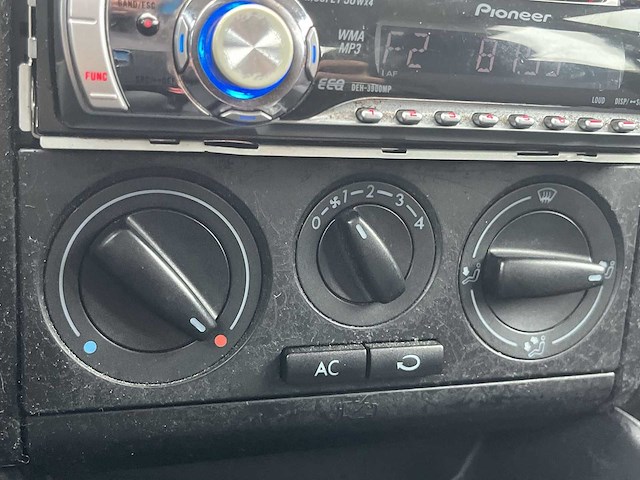 Volkswagen golf 1.6-16v 2003 | 55-lj-jn - afbeelding 15 van  15