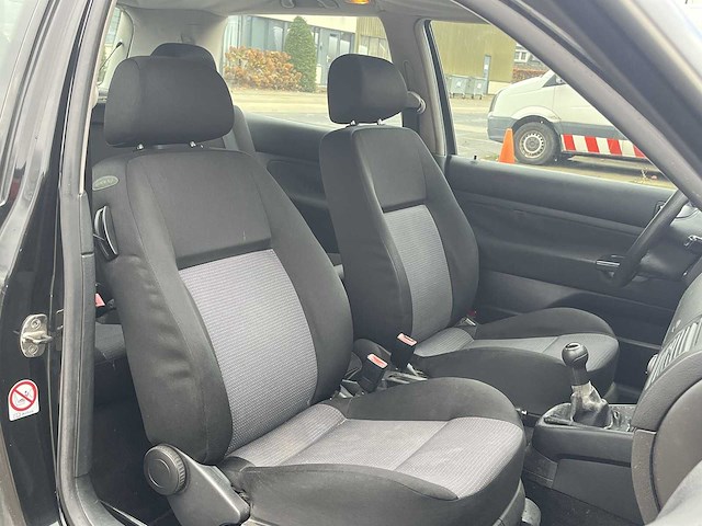 Volkswagen golf 1.6-16v 2003 | 55-lj-jn - afbeelding 4 van  15