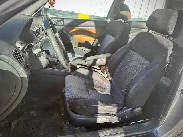 Volkswagen golf 1.6 16v highline, 94-lh-td - afbeelding 9 van  11