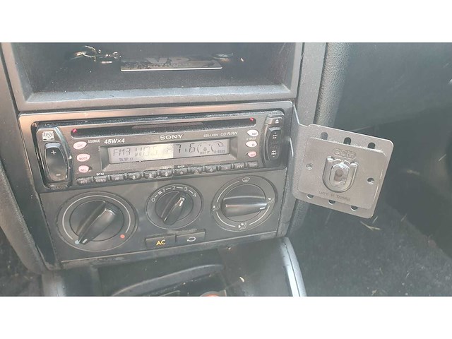 Volkswagen golf 1.6 16v ocean, 63-np-bs - afbeelding 2 van  5