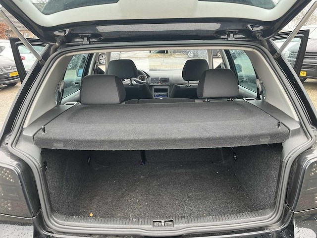 Volkswagen golf 1.6-16v trendline 2001 | 83-gx-vl - afbeelding 14 van  25