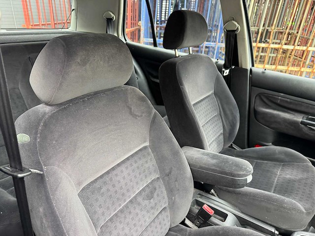 Volkswagen golf 1.6 automaat 63-st-tk - afbeelding 8 van  20