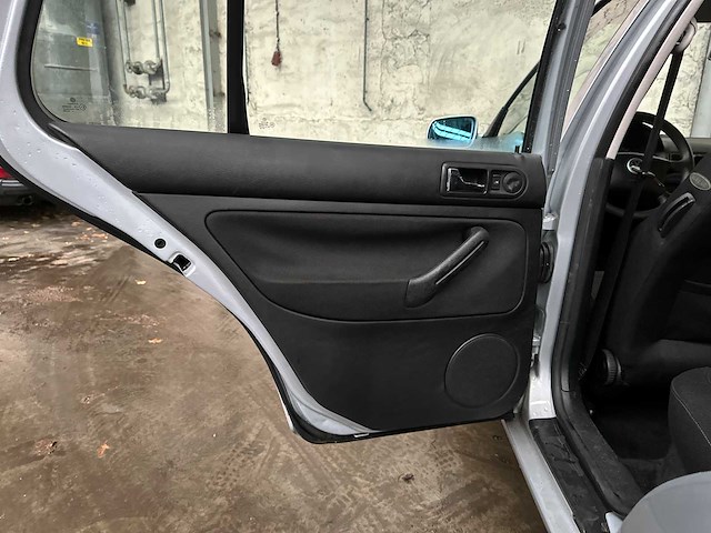 Volkswagen golf 1.6 trendline 101pk 2001 automaat, 23-hp-fx - afbeelding 21 van  42