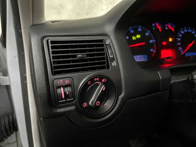 Volkswagen golf 1.6 trendline 101pk 2001 automaat, 23-hp-fx - afbeelding 19 van  42