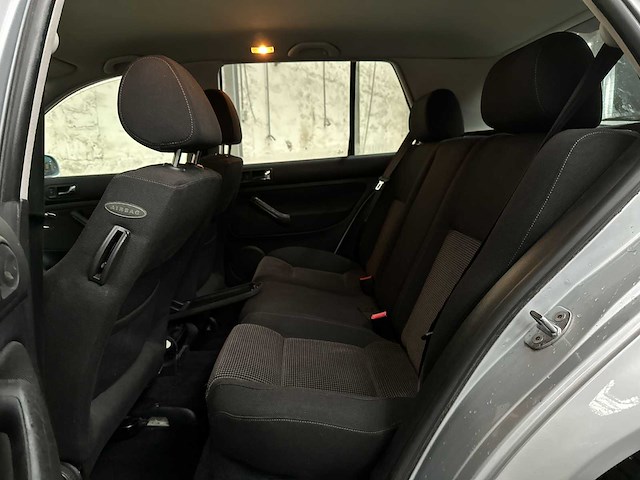 Volkswagen golf 1.6 trendline 101pk 2001 automaat, 23-hp-fx - afbeelding 29 van  42