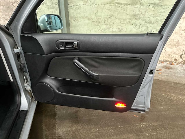 Volkswagen golf 1.6 trendline 101pk 2001 automaat, 23-hp-fx - afbeelding 27 van  42