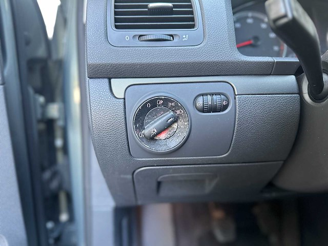 Volkswagen golf 1.6 turijn 102pk 2004, 36-lld-5 - afbeelding 20 van  36