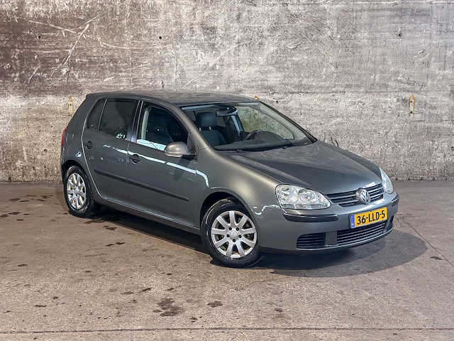 Volkswagen golf 1.6 turijn 102pk 2004, 36-lld-5 - afbeelding 33 van  35