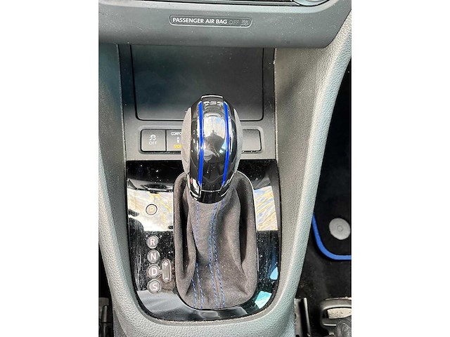 Volkswagen golf 2.0 r 4-motion, automaat, g-002-tv - afbeelding 15 van  27