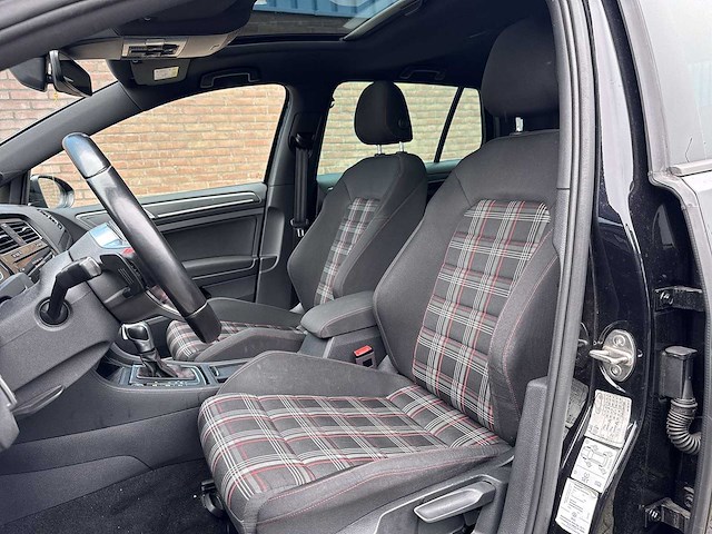 Volkswagen golf 2.0 tsi gti performance 2019 | s-779-ht - afbeelding 26 van  31