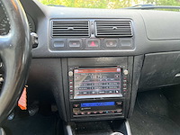 Volkswagen golf 2.3 v5 highline 2001 | 27-hf-dz i - afbeelding 6 van  23