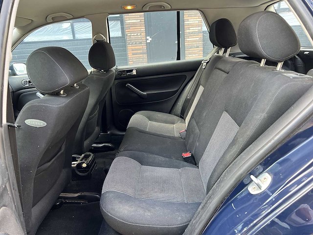 Volkswagen golf 2.3 v5 highline 2001 | 27-hf-dz i - afbeelding 10 van  23