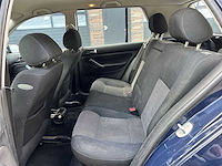 Volkswagen golf 2.3 v5 highline 2001 | 27-hf-dz i - afbeelding 10 van  23