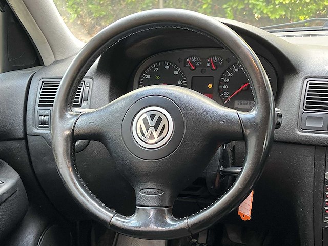 Volkswagen golf 2.3 v5 highline 2001 | 27-hf-dz i - afbeelding 14 van  23