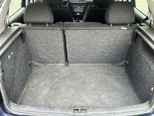 Volkswagen golf 2.3 v5 highline 2001 | 27-hf-dz i - afbeelding 15 van  23