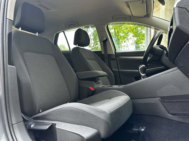 Volkswagen golf 8 viii 2.0 tdi 116pk 2020, gfl-69-z - afbeelding 31 van  38