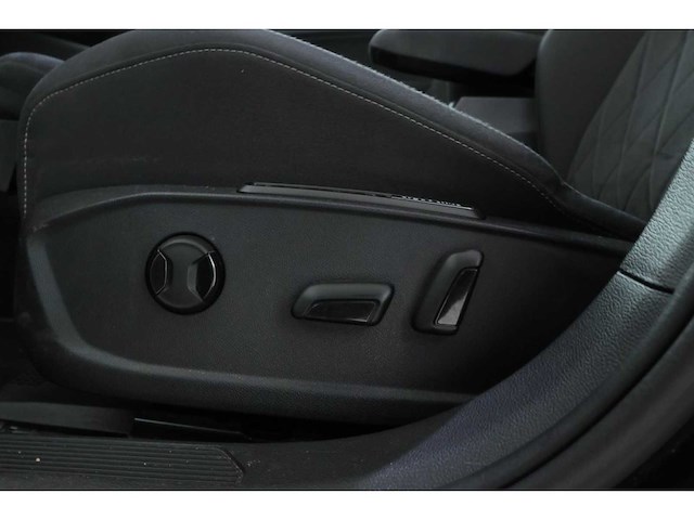 Volkswagen golf etsi r-line 1.5 162pk 2020, p-810-jn - afbeelding 5 van  33