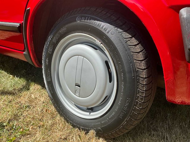 Volkswagen golf gl uitvoering oldtimer - afbeelding 23 van  38