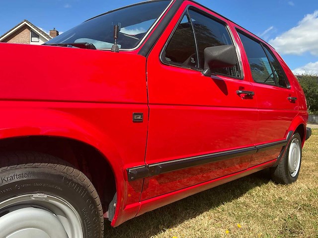 Volkswagen golf gl uitvoering oldtimer - afbeelding 38 van  38