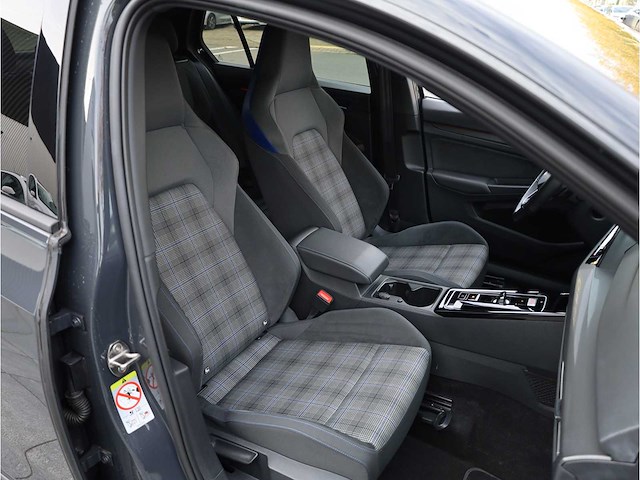 Volkswagen golf gte 1.4 ehybrid phev 245pk automaat 2022 - afbeelding 25 van  35