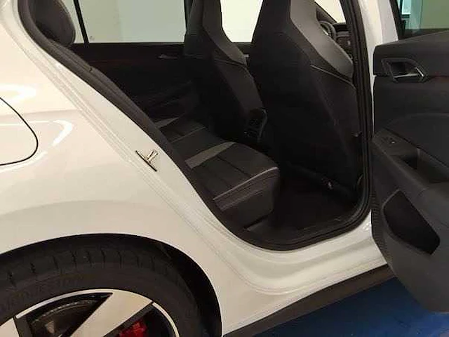 Volkswagen golf gte 1.5 ehybrid 272pk automaat 2025 garantie 2030 - afbeelding 21 van  36