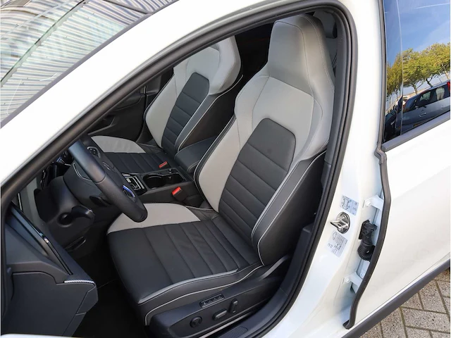 Volkswagen golf gte 1.5 ehybrid 272pk automaat 2025 garantie 2030 - afbeelding 7 van  44