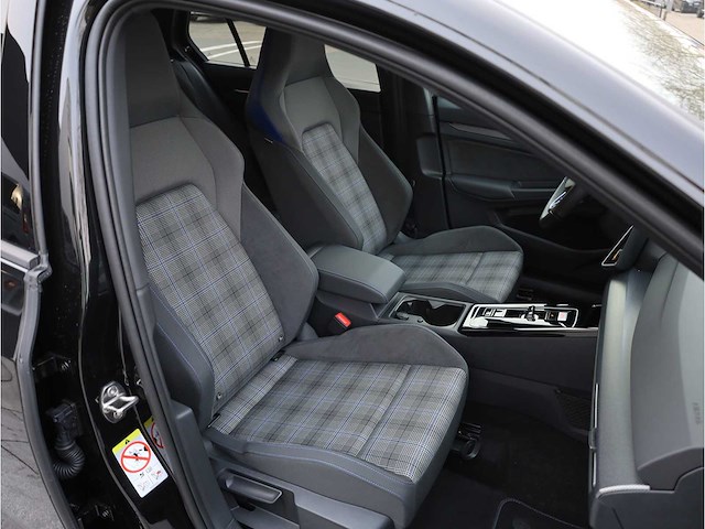 Volkswagen golf gte 1.5 ehybrid 272pk automaat 2025, kbd-02-p - afbeelding 31 van  42