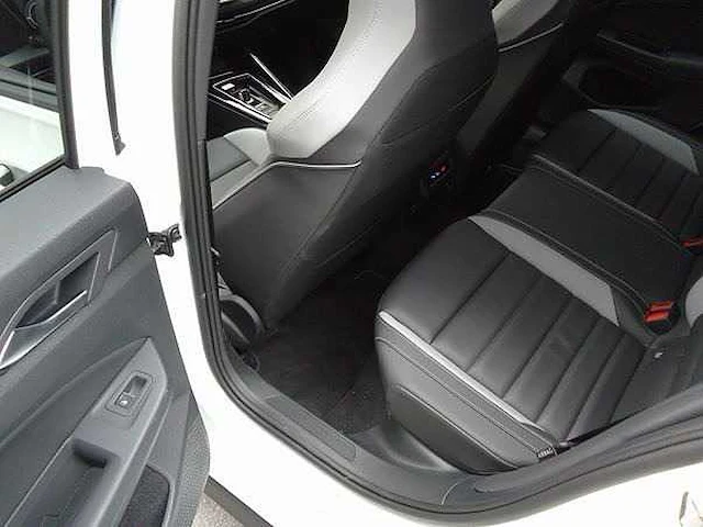 Volkswagen golf gte 1.5 ehybrid 272pk automaat 2026 garantie 2031 - afbeelding 14 van  36