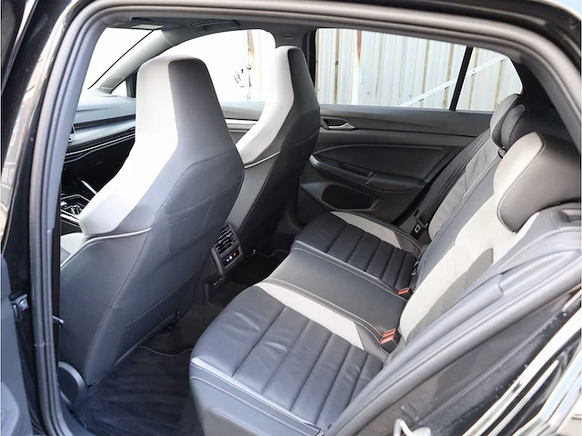 Volkswagen golf gte 1.5 ehybrid 272pk automaat 2026 garantie 2031 - afbeelding 39 van  57