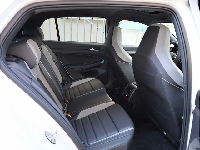 Volkswagen golf gte 1.5 ehybrid 272pk automaat 2026 garantie 2031 - afbeelding 38 van  54